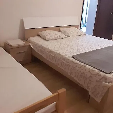 Airport Nikki * Belgrado